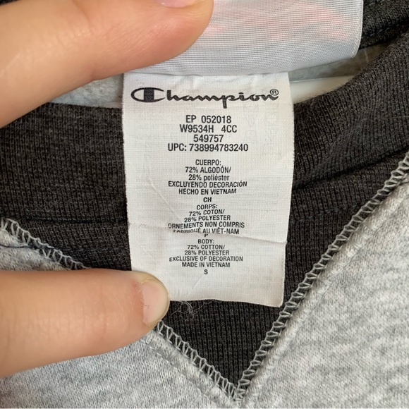 Champion | Fleece Crewneck | GREY - SMALL - Picture 6 of 10